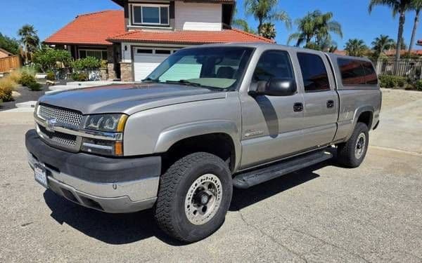 2003 Chevrolet Silverado 2500 (3/4 Ton) for sale in Riverside, California, photo 1 of 12